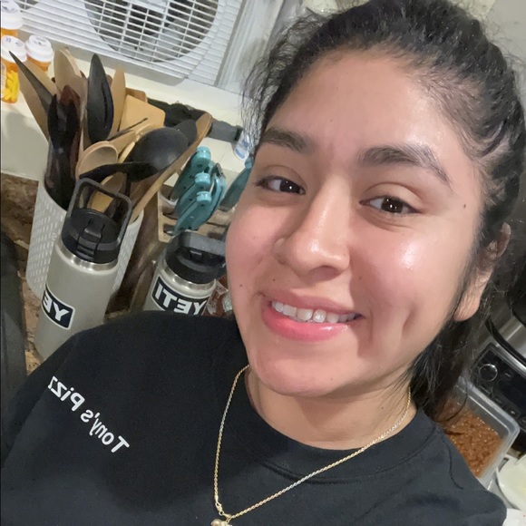 Meet your Posher, Vanessa - Picture 1 of 1